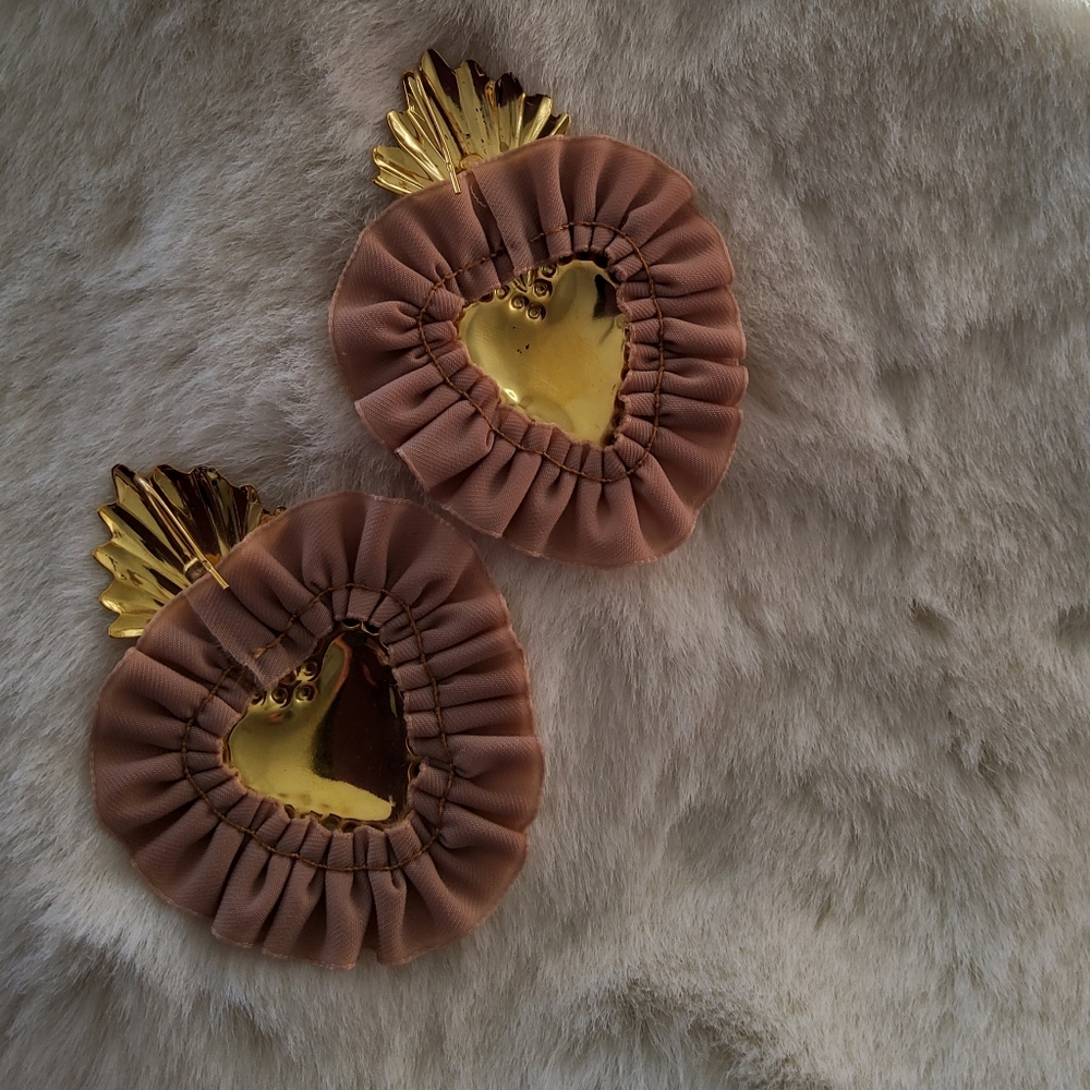 LoveShackFancy Heart Earings - Picture 10 of 13